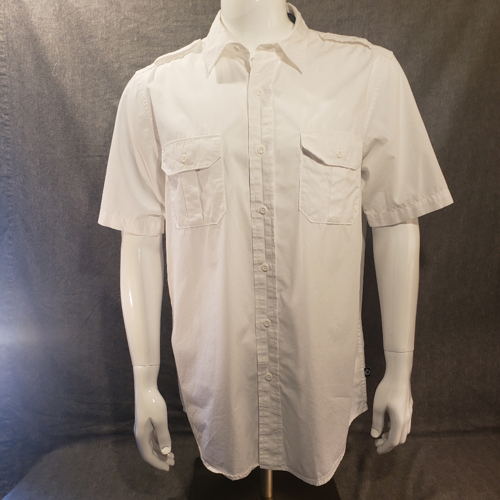 Chaps Mens Size M White Button Up Short Sleeve
